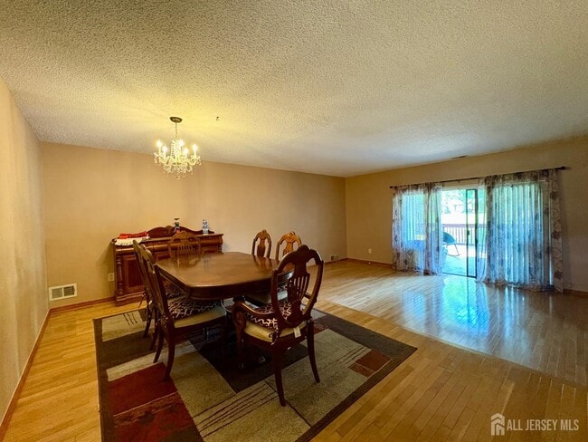 Building Photo - 286 Bromley Pl