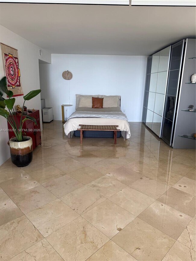 Building Photo - 5750 Collins Ave