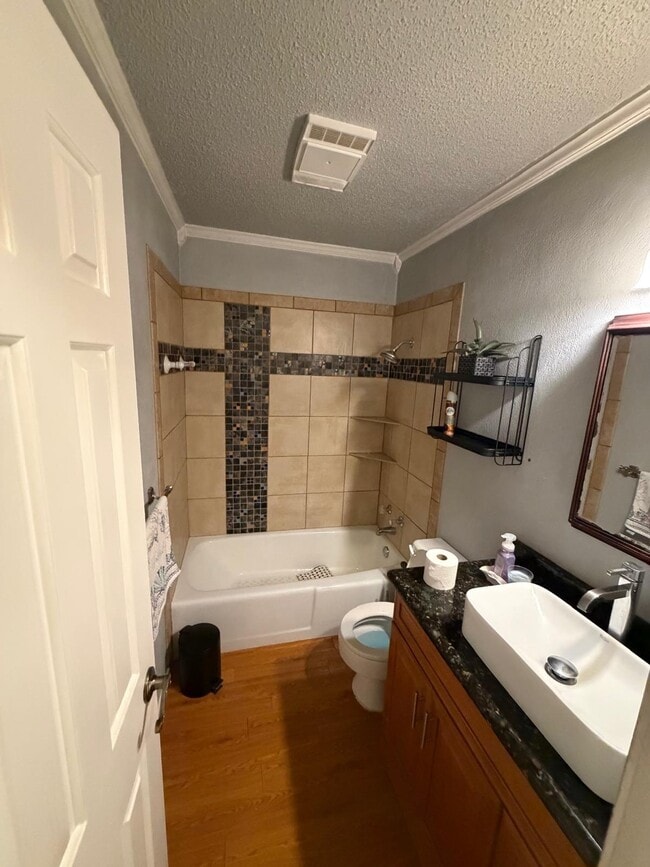 Building Photo - 934 Flagstone Dr