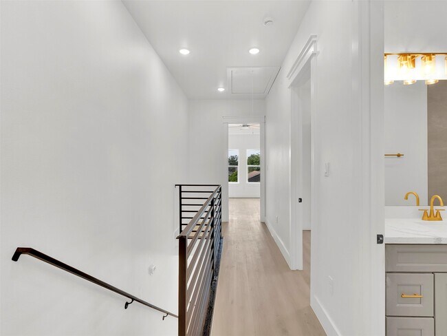 Building Photo - 1311 E 33rd St