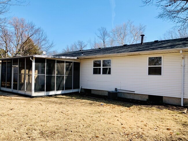 Building Photo - 1419 Drayton Ave