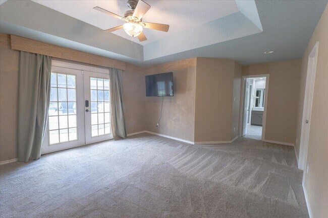 Building Photo - 300 Las Plumas Dr