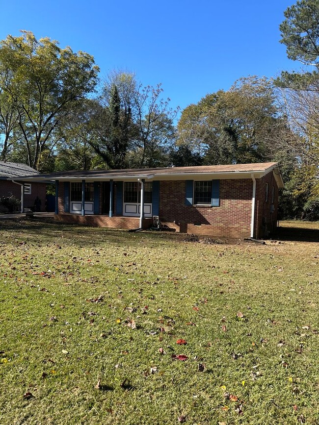 Building Photo - 3/2 Eastside Home that was just remodeled ...