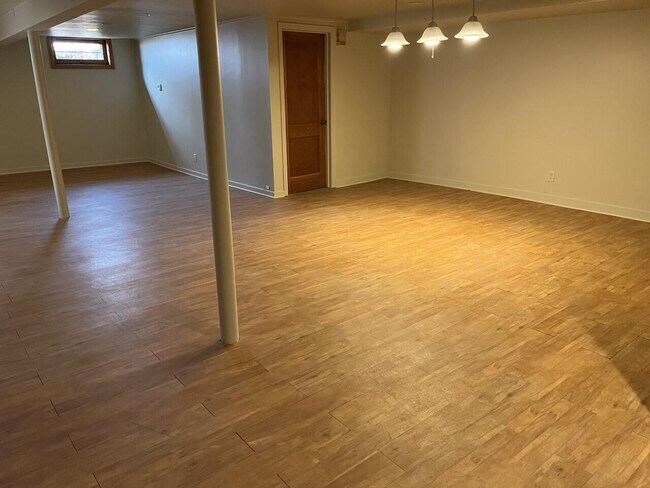 Building Photo - 9131 Stickney Ave