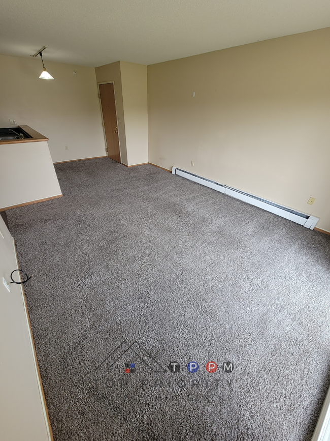 Building Photo - ** MOVE IN SPECIAL ** 2 Bedroom | 1 Bathro...