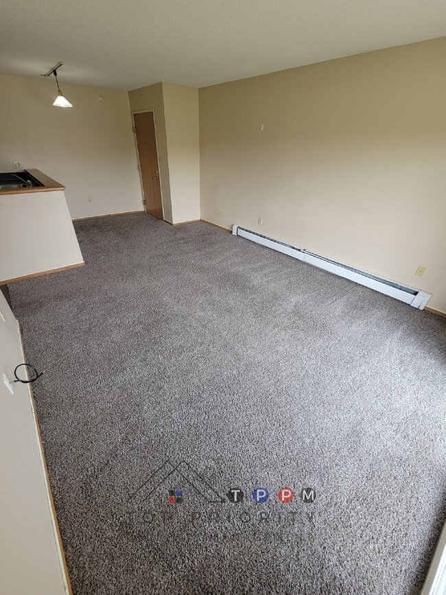Building Photo - ** SPRING MOVE IN SPECIAL ** 2 Bedroom | 1...