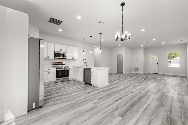 Building Photo - 6761 SW 151 Loop