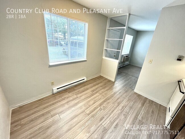Building Photo - 611 Country Club Rd