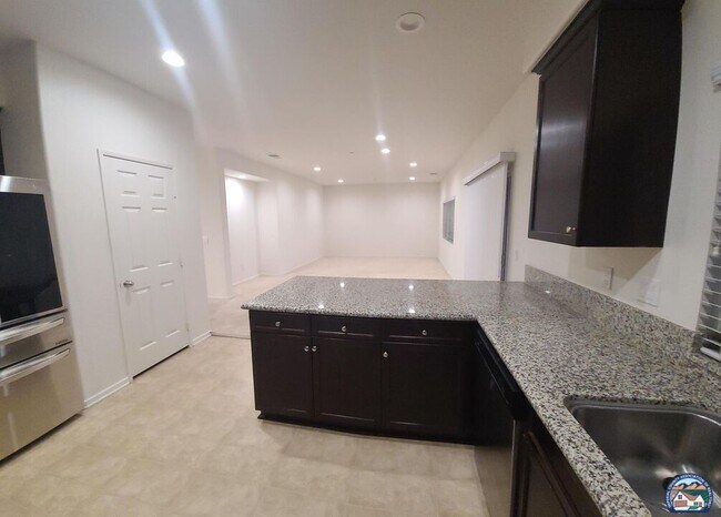 Building Photo - 655 Las Dunas St
