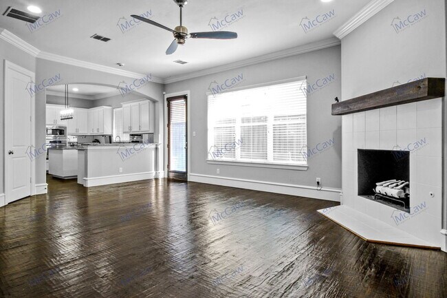 Building Photo - 857 N Glasgow Dr