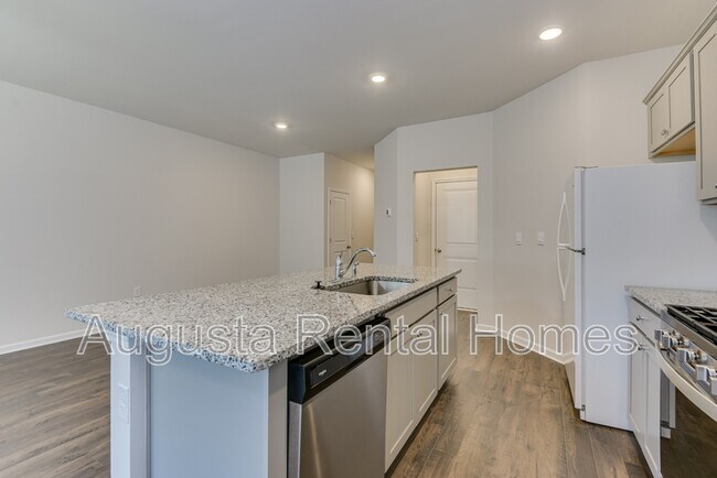 Building Photo - 818 Quaint Parish Cir