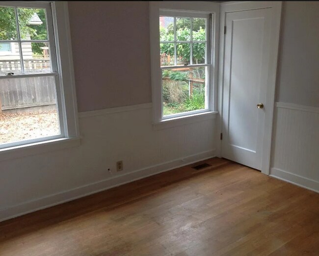 Building Photo - Beaumont-Wilshire Neighborhood! Charming 3-Bedroom Home with Fenced Backyard  & Garage