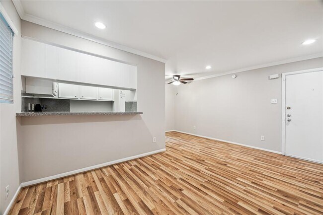 Building Photo - 3414 Garrott St