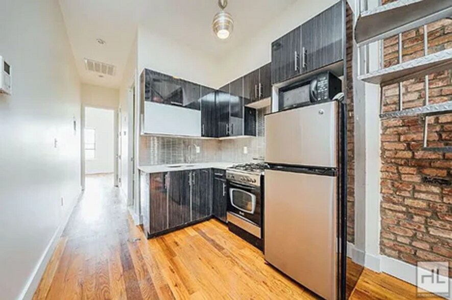 Building Photo - CENTRAL AVENUE / Spacious Bushwick 2 Bed 1...