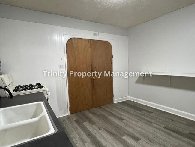 Building Photo - 407 Maryland Ave