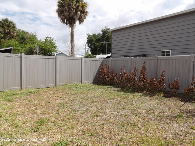 Building Photo - 2285 Highland Ave