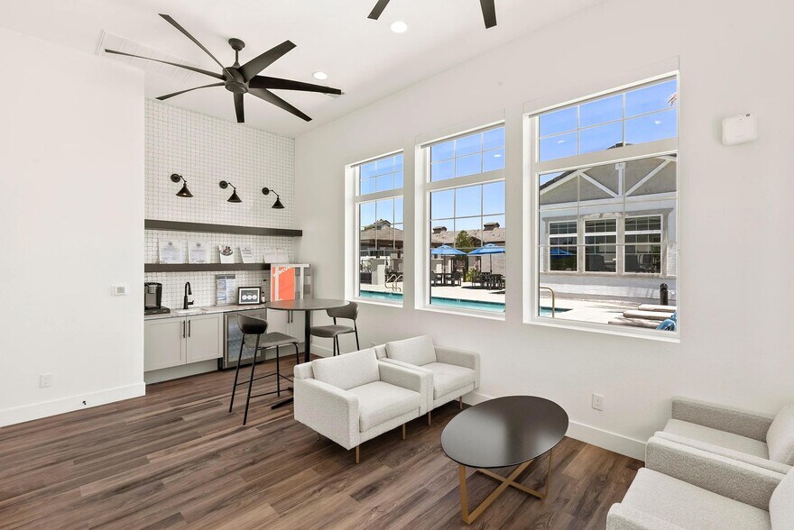 Building Photo - 8200 W Encanto Blvd