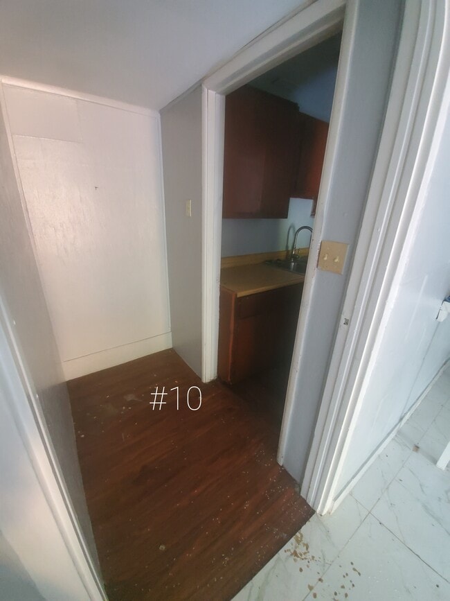 Building Photo - 4840 E Virginia Ave