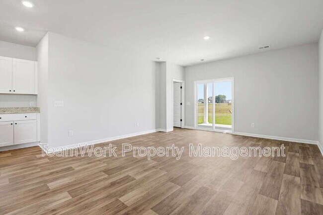 Building Photo - 376 Tiliwa St