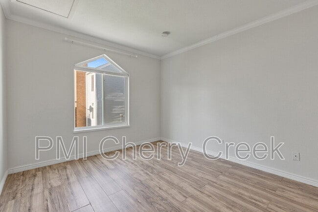 Building Photo - 3424 S Locust St