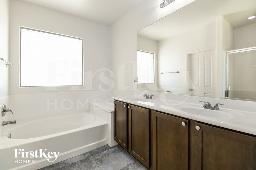 Building Photo - 4191 E Velasco St