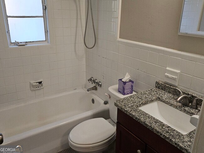 Building Photo - 520 Floyd Dr