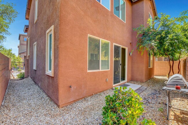 Building Photo - 3 Bedroom Split Level Home in Centennial H...
