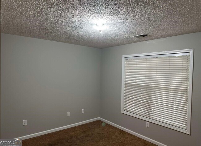 Building Photo - 6180 S Glenn Forest SW