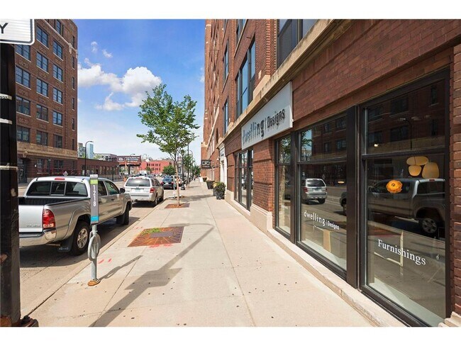 Building Photo - 618 N Washington Ave