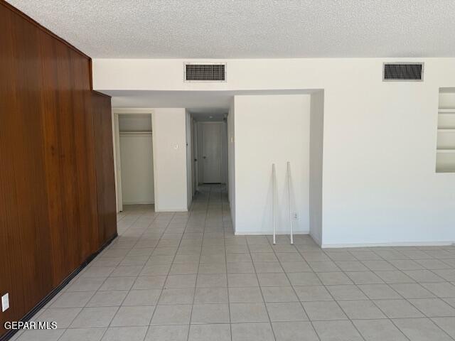 Building Photo - 4120 Larchmont Dr