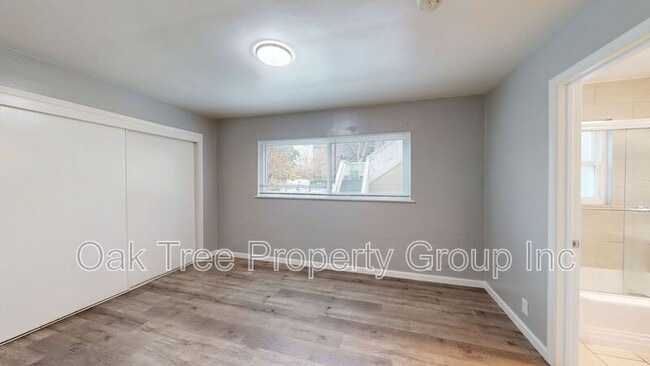 Building Photo - 824 15th St