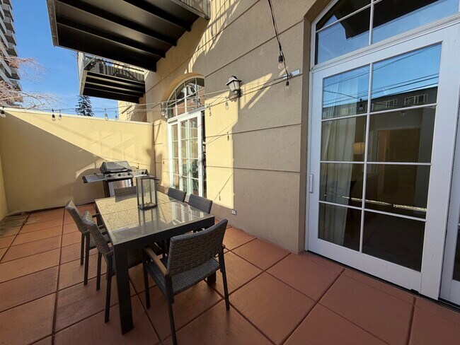 Building Photo - 25 N Downing St