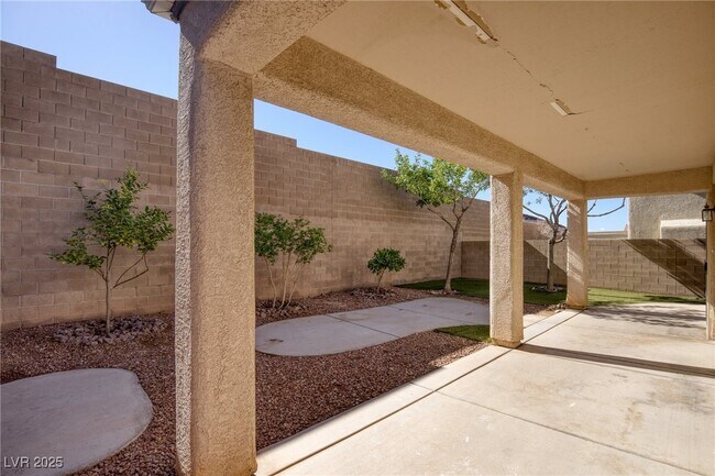 Building Photo - 1077 Lemongrass Ct