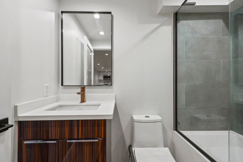 Building Photo - 410 Lucas Ave