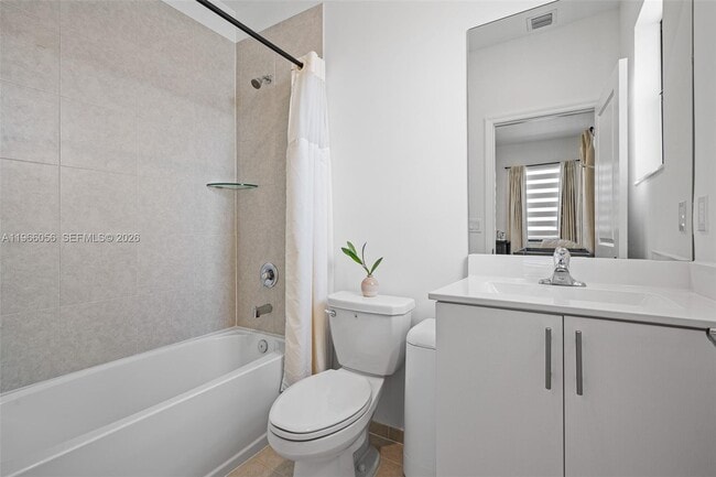 Building Photo - 9941 SW 231st Ln