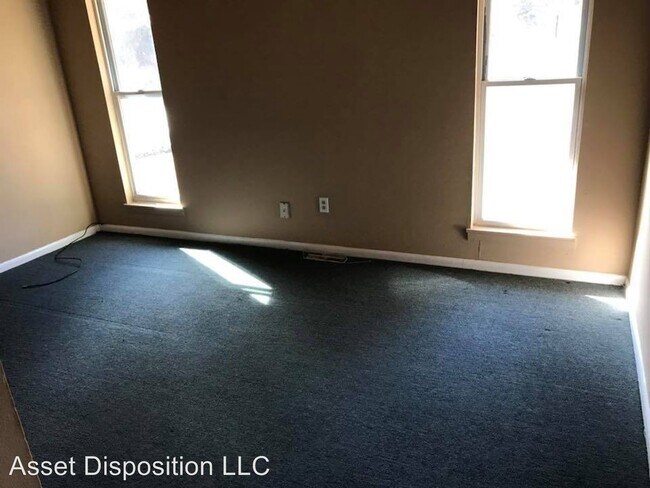 Building Photo - 7000 N Wade School Rd