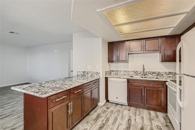 Building Photo - 1109 N Buffalo Dr