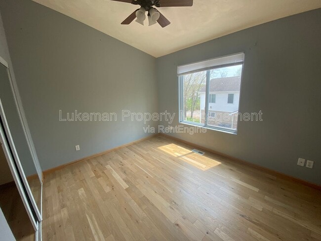 Building Photo - 1324-1326 Knollwood Ave