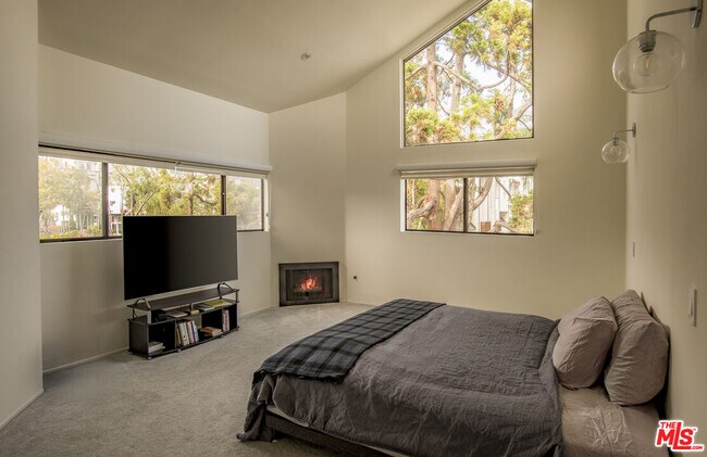 Building Photo - 1248 23rd St