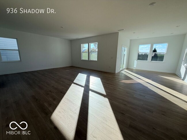Building Photo - 936 Shadow Dr