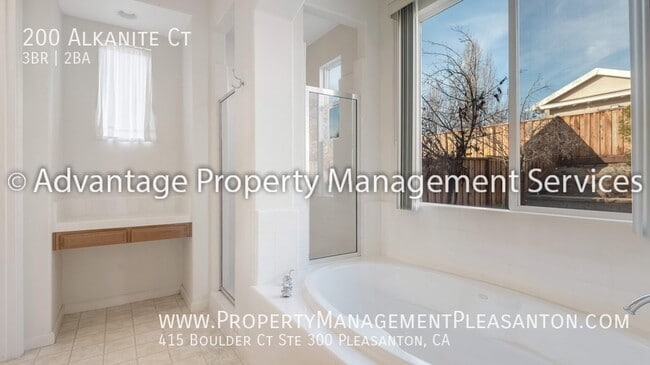 Building Photo - 200 Alkanite Ct