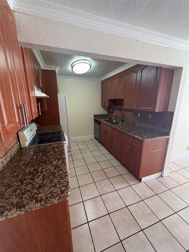 Building Photo - 333 SW 80th Terrace