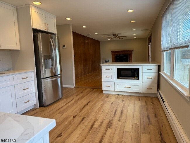 Building Photo - 126 Sagamore Dr