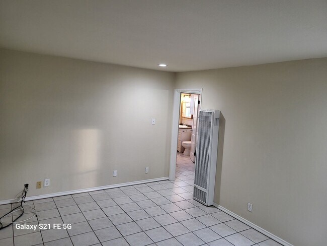 Building Photo - 2100 Cabrillo Ave