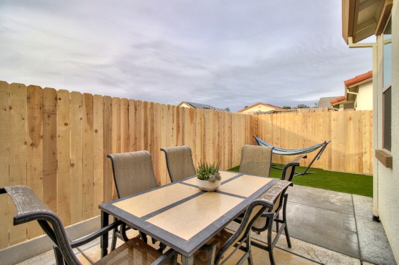 Building Photo - 613 Morning Glory Cir