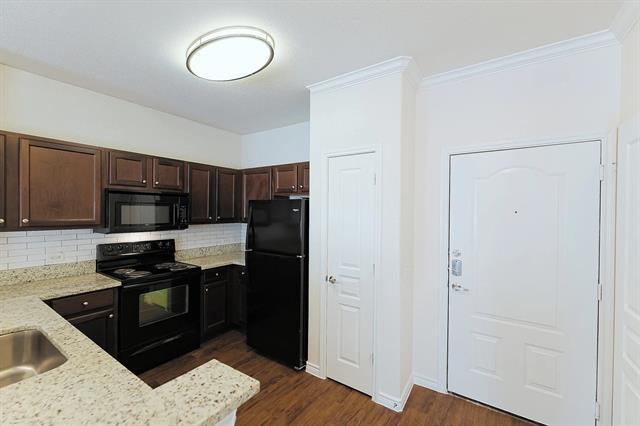 Building Photo - 9900 McNeil Dr