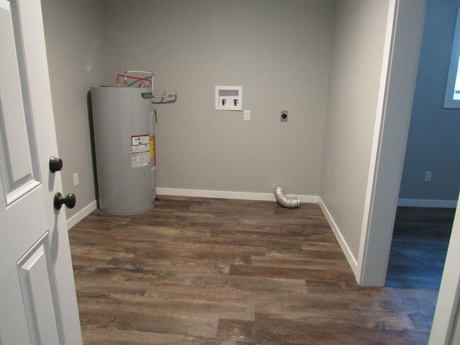 Building Photo - 2203 Old Sycamore Loop