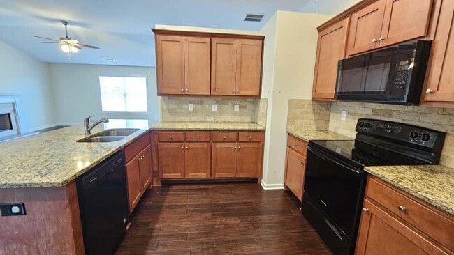 Building Photo - 2126 Crown Park Dr