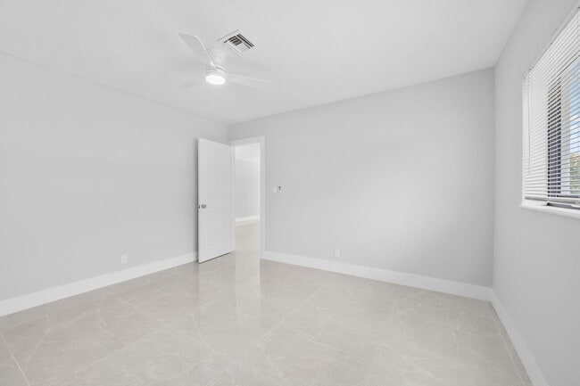 Building Photo - 3720 NW 110th Ave