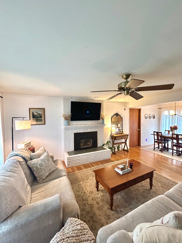 Building Photo - 12090 Country Ln